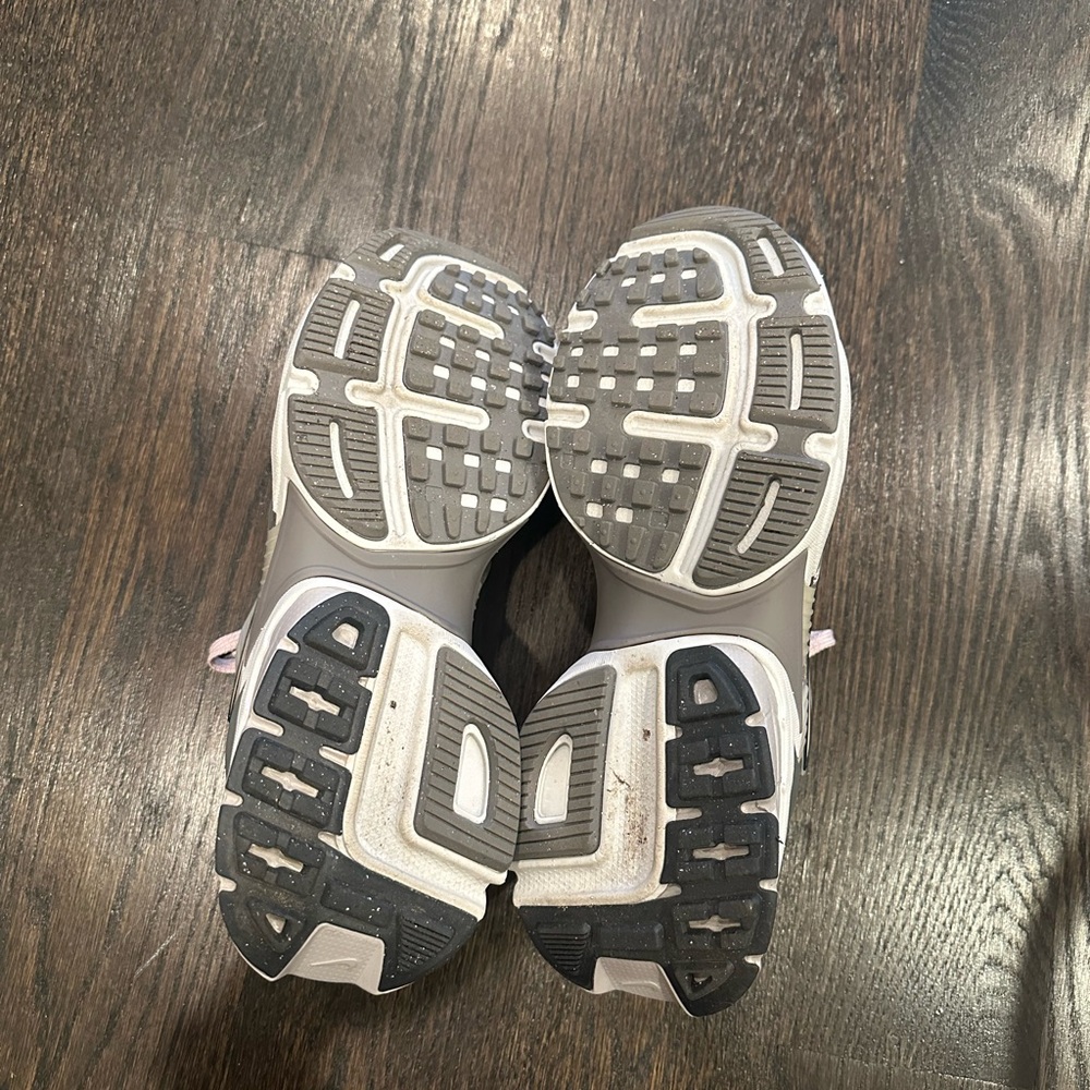 Nike Women's Metallic Pink Sneakers - Picture 5 of 5